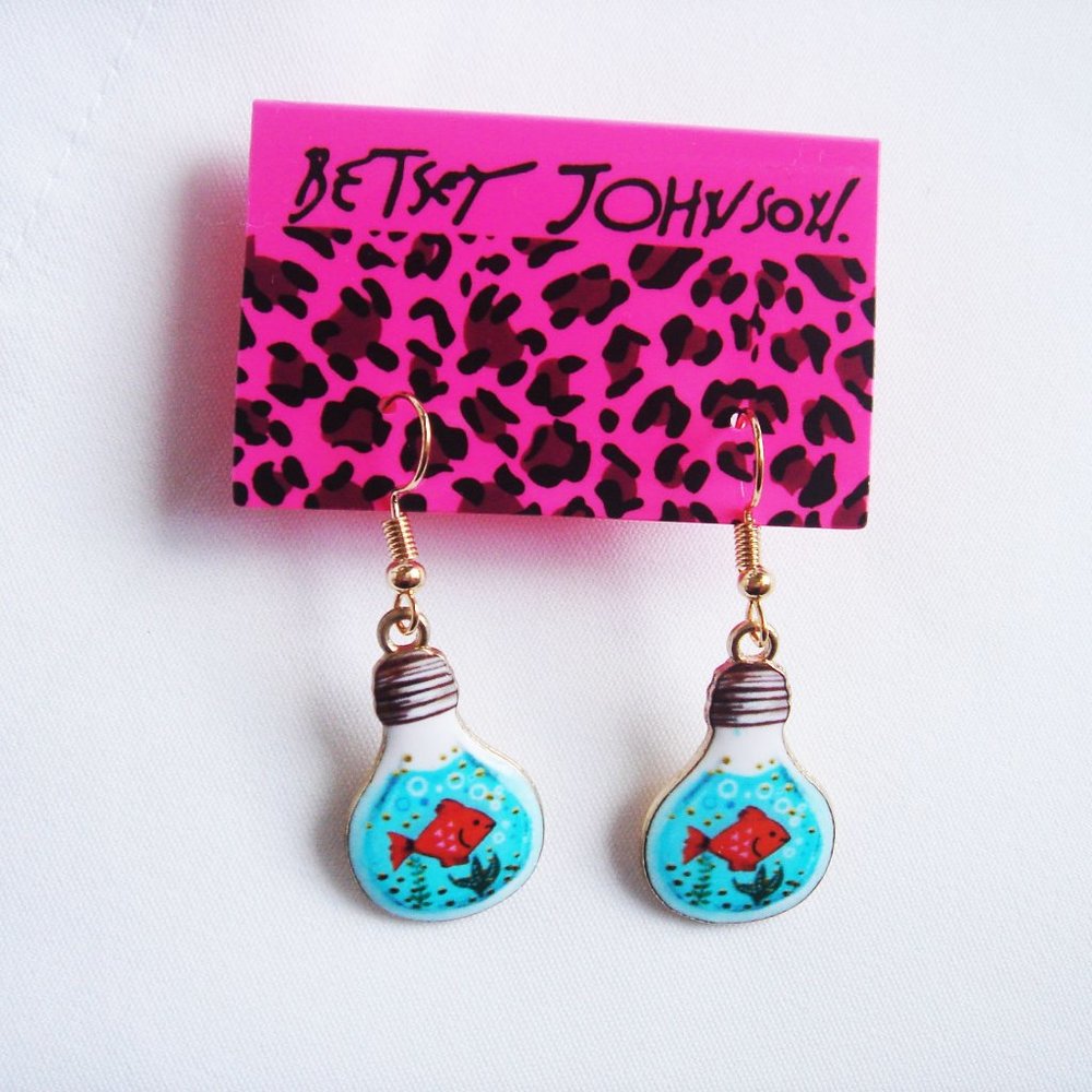 NWT BETSEY JOHNSON BULB SHAPE FISH  DECAL EARRINGS